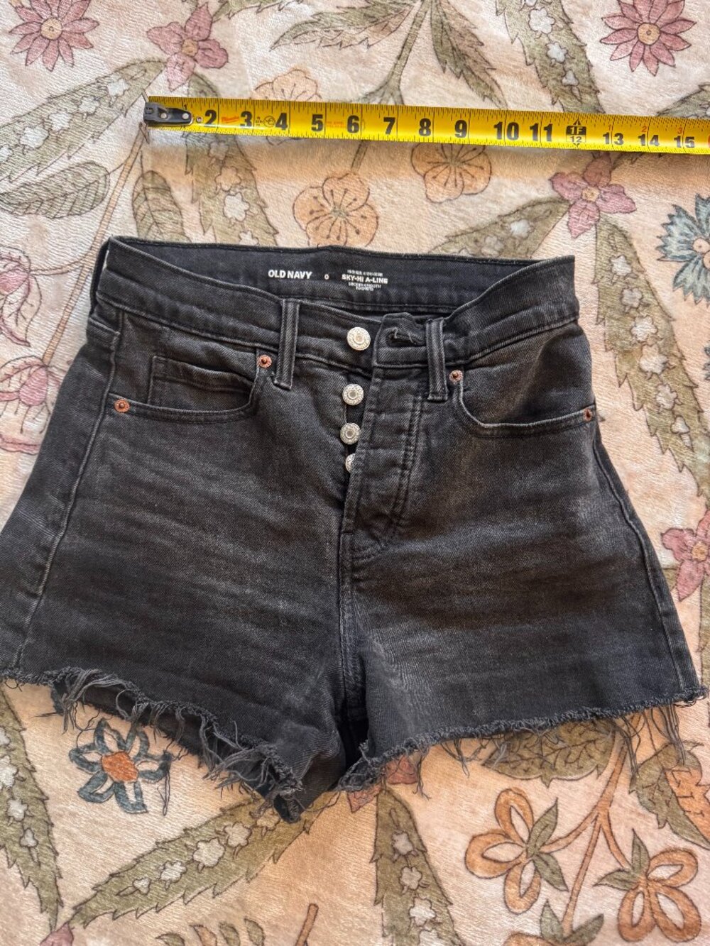 Old Navy Sky-Hi A-Line Cut-Off Jean Shorts Size 0